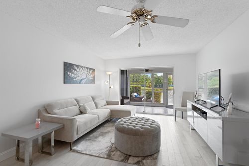 33-8753 Bella Vista Dr, Boca Raton, FL, 33433-1817 | Card Image