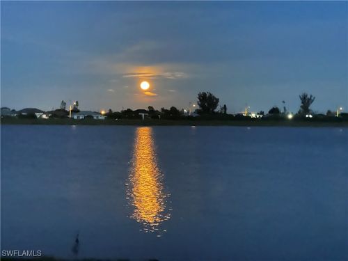663 Parkshore Lake Ave, CAPE CORAL, FL, 33993-4520 | Card Image