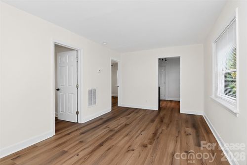 1444-A Anderson St, Charlotte, NC, 28205-1723 | Card Image