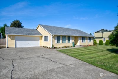 9210 Applegate Loop Sw, House other with 3 bedrooms, 2 bathrooms and 3 parking in Rochester WA | Image 1