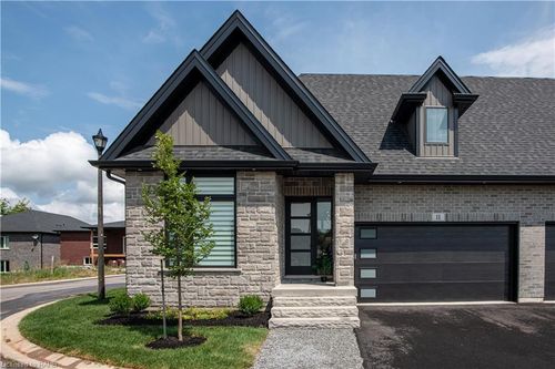 11 Primrose Street, Pelham, ON, L8L7A2 | Card Image