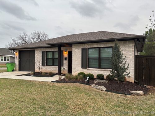 502 W 8th Ave, Bristow, OK, 74010-2308 | Card Image
