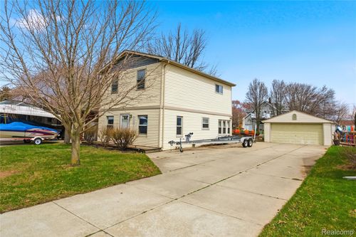 37886 Sunnybrook St, Harrison Township, MI, 48045-2783 | Card Image