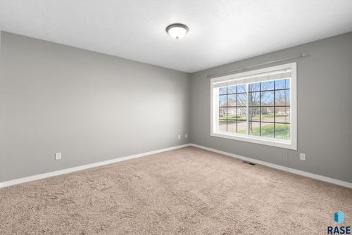 50-5310 W Boxwood Pl Place, Sioux Falls, SD, 57107-0987 | Card Image