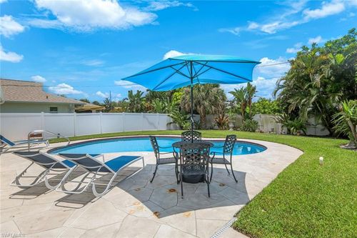 636 98th Ave N, NAPLES, FL, 34108-2222 | Card Image