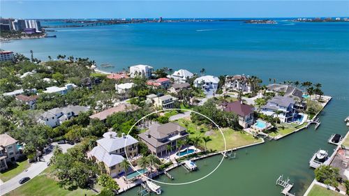 975 Whitakers Ln, SARASOTA, FL, 34236-2401 | Card Image