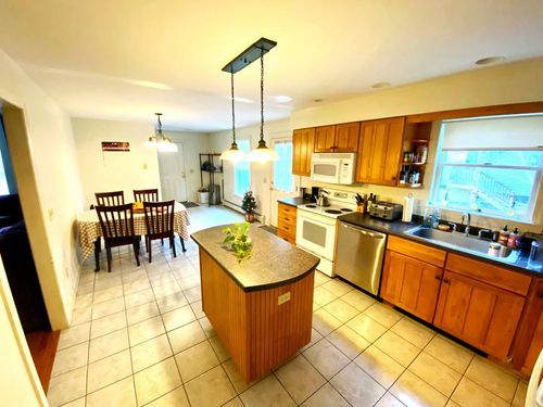 11 Horne St, Dover, NH, 03820-2620 | Card Image