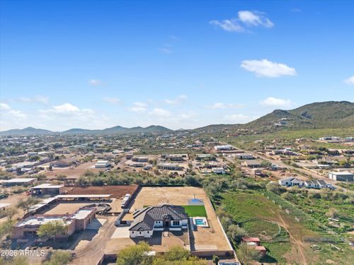 1617 W Maddock Rd, Phoenix, AZ, 85086-9601 | Card Image