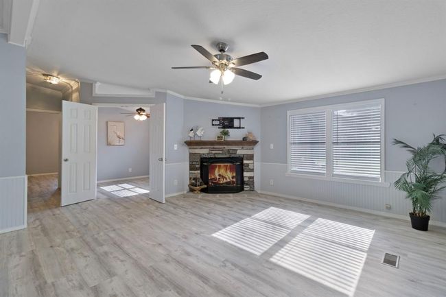 737 Lake Shore Dr, House other with 3 bedrooms, 2 bathrooms and 2 parking in Trinity TX | Image 15