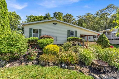 98 Greentree Ln, Hiram, OH, 44234-9614 | Card Image