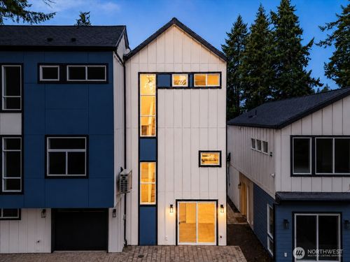 14308 B Roslyn Pl N, Seattle, WA, 98133 | Card Image