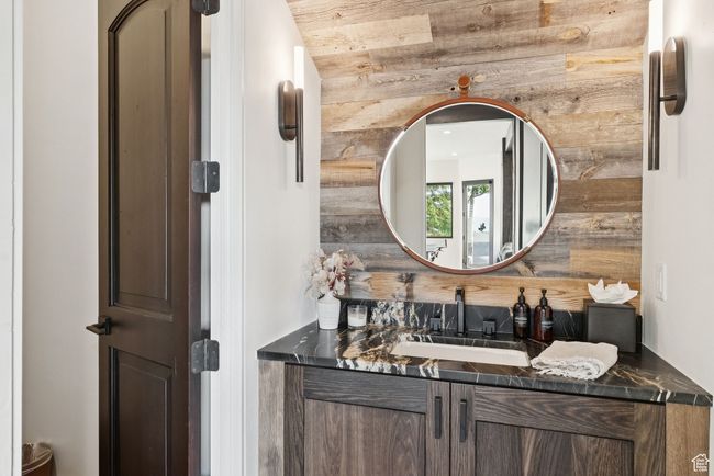 Bathroom with vanity | Image 63
