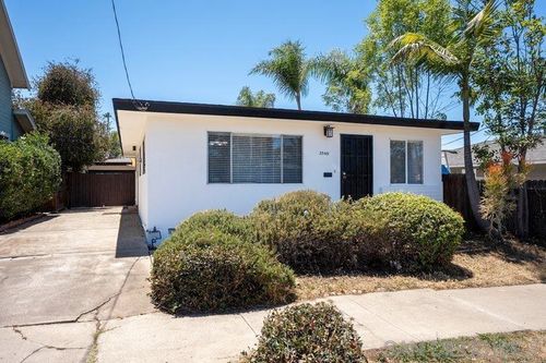 3549 Redwood St, San Diego, CA, 92104-4823 | Card Image