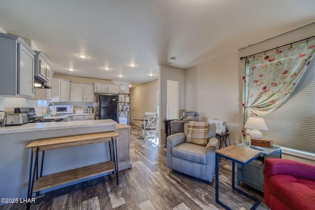 10747 Paradise Trails Rd, House other with 2 bedrooms, 1 bathrooms and null parking in Yucca AZ | Image 4