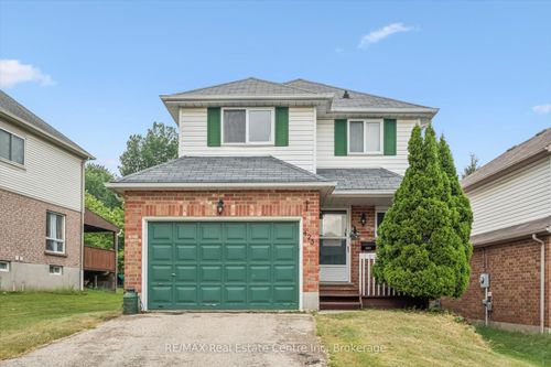 425 Exmoor St, Waterloo, ON, N2K3X5 | Card Image