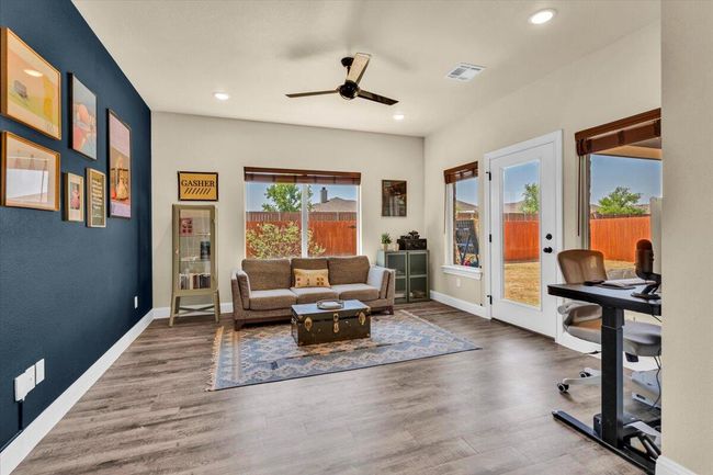 6803 52 Nd St, House other with 3 bedrooms, 2 bathrooms and null parking in Lubbock TX | Image 14