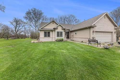 9500 Whitall Ln, Grosse Ile, MI, 48138-1275 | Card Image
