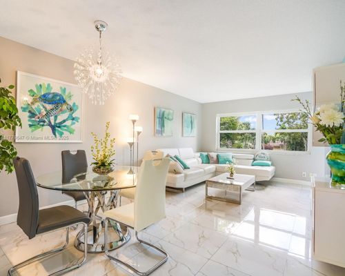 apt-205-5121 W Oakland Park Blvd, Lauderdale Lakes, FL, 33313-1534 | Card Image