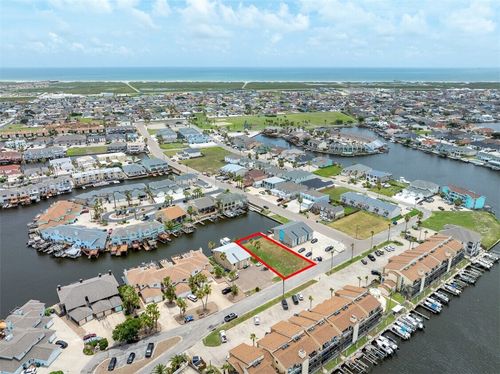 15422 Fortuna Bay Dr, Corpus Christi, TX, 78418-6328 | Card Image