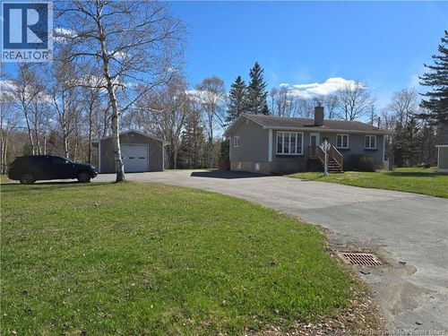 429 Acadie Rue, Beresford, NB, E8K2C6 | Card Image