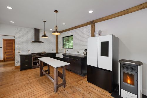 140 Pleasant St, Williamstown, VT, 05679-4482 | Card Image