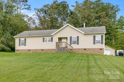 70 Old Bee Tree Rd, Swannanoa, NC, 28778-3407 | Card Image