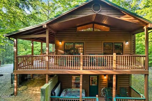 3828 Saddle Brook Way, Sevierville, TN, 37862-8298 | Card Image