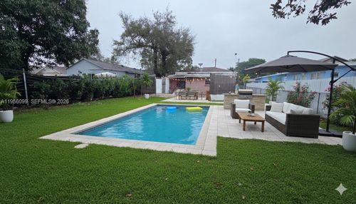 2764 Nw 31st St, Miami, FL, 33142-5842 | Card Image