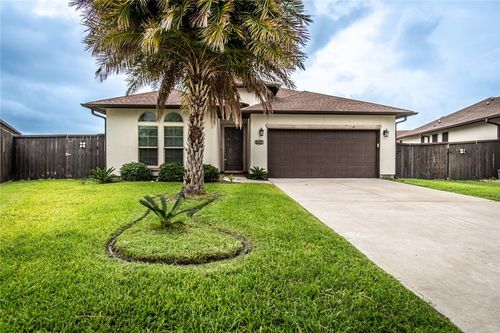 8022 Calgary Dr, Corpus Christi, TX, 78414-4089 | Card Image