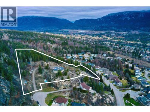 3500 14th Ave, Castlegar, BC, V1N4J2 | Card Image