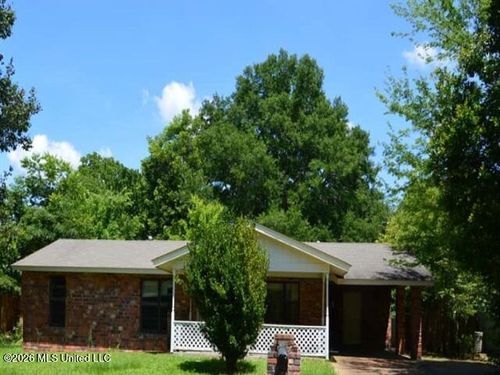 405 Springdale Dr, Columbus, MS, 39702-6427 | Card Image
