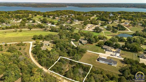 6472 Ridgeview Dr, Ozawkie, KS, 66070 | Card Image