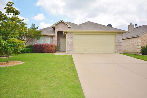 112 Oregon Trl, Waxahachie, TX, 75167-4831 | Card Image