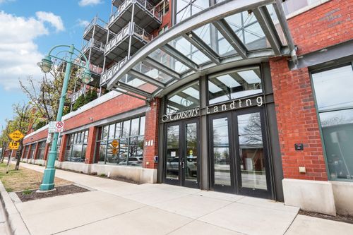 541 E Erie St, MILWAUKEE, WI, 53202-6236 | Card Image