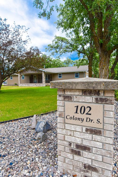102 Colony Dr S, Karlstad, MN, 56732-4201 | Card Image