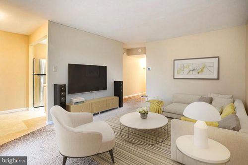 817-817 Meadowview Ln, MONT CLARE, PA, 19453-5162 | Card Image