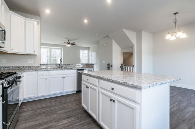 8 Kitchen | Image 8