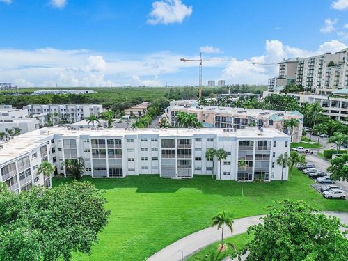 apt-241-608 Ne 2nd St, Dania Beach, FL, 33004-3306 | Card Image