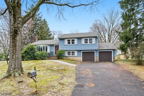 4 Briarcliff Rd, Morris Plains, NJ, 07950-2907 | Card Image