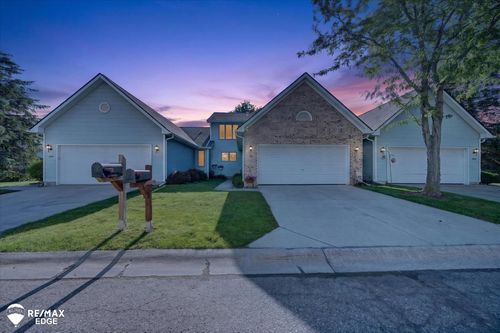 1060 Julie Dr, Davison, MI, 48423-2829 | Card Image