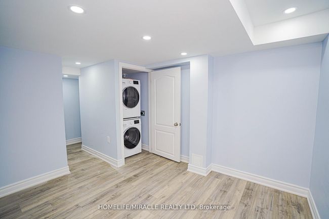 23 Hollowgrove Blvd, House other with 6 bedrooms, 5 bathrooms and 4 parking in Brampton ON | Image 33