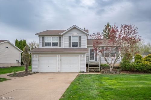 810 Sturbridge Dr, Medina, OH, 44256-3261 | Card Image