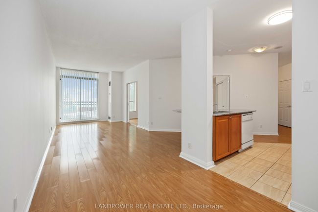 1017 - 230 Queens Quay W, Condo with 2 bedrooms, 1 bathrooms and null parking in Toronto ON | Image 14