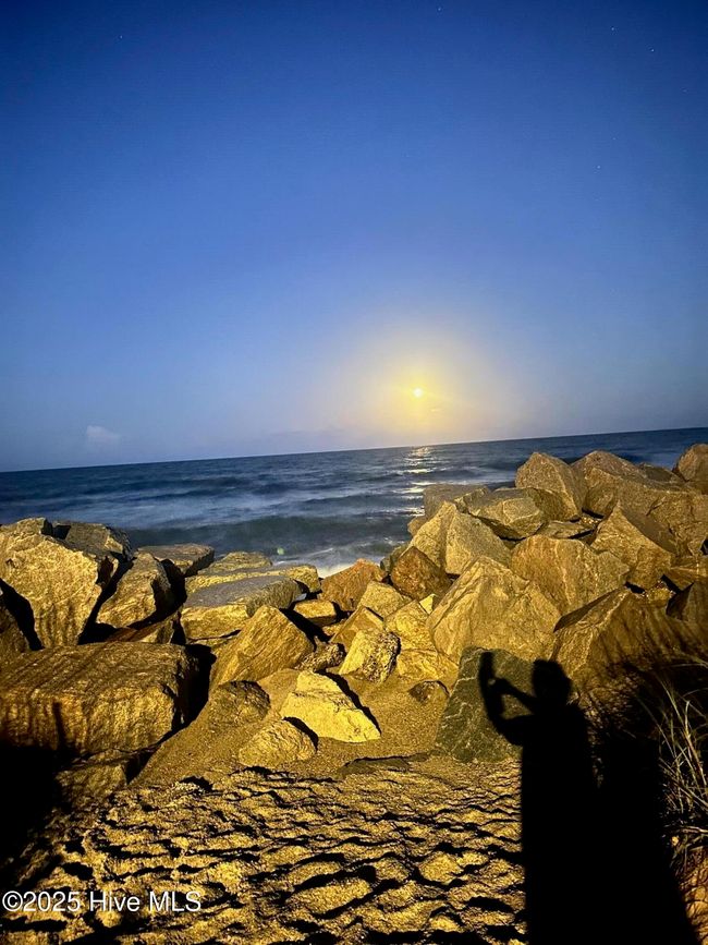 Moon rise from North End Pier | Image 24