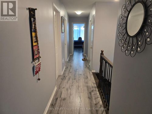 17 Mannel Crescent, Brampton (Fletcher's West), ON, L6Y5E2 | Card Image