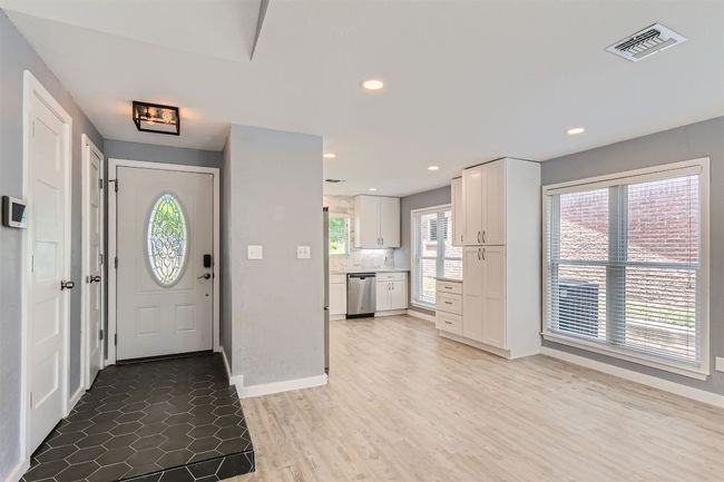 1121 Stoneoak Ln, House other with 3 bedrooms, 2 bathrooms and 4 parking in Austin TX | Image 10