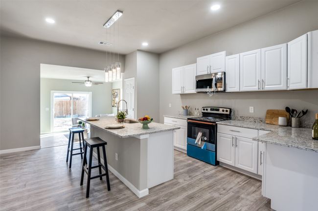 410 S Grand Ave, House other with 4 bedrooms, 3 bathrooms and null parking in Gainesville TX | Image 10