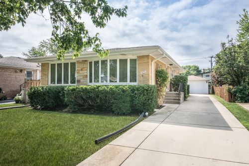 5839 Main St, Morton Grove, IL, 60053-3362 | Card Image