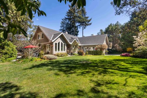 10040 Wescan Road, Halfmoon Bay, BC, V0N1Y2 | Card Image