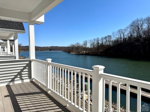 32 Marina Dr, Catskill, NY, 12414-1827 | Card Image